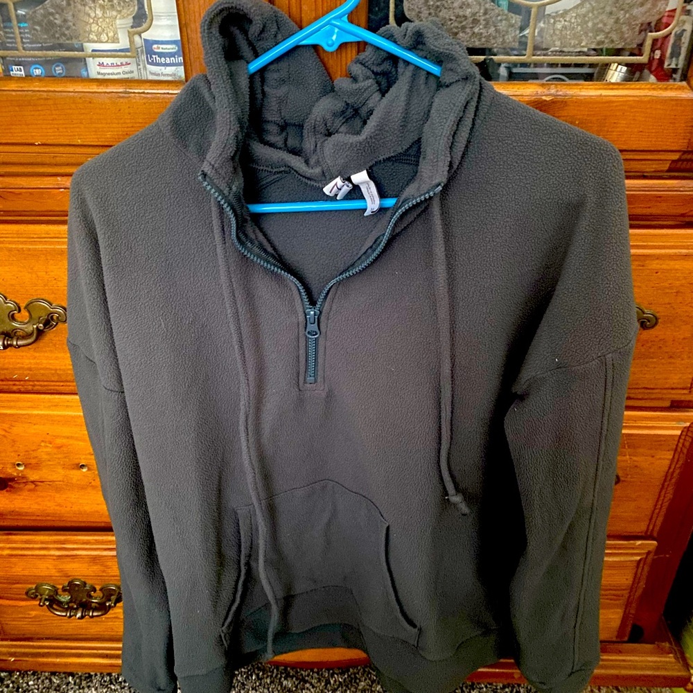 Z by Zella Women’s Hoodie Pullover Size M.
